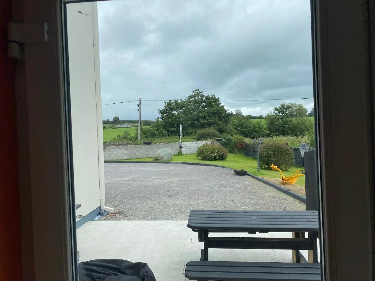 Doughlasha House V93Rx64 Fossa Guest house