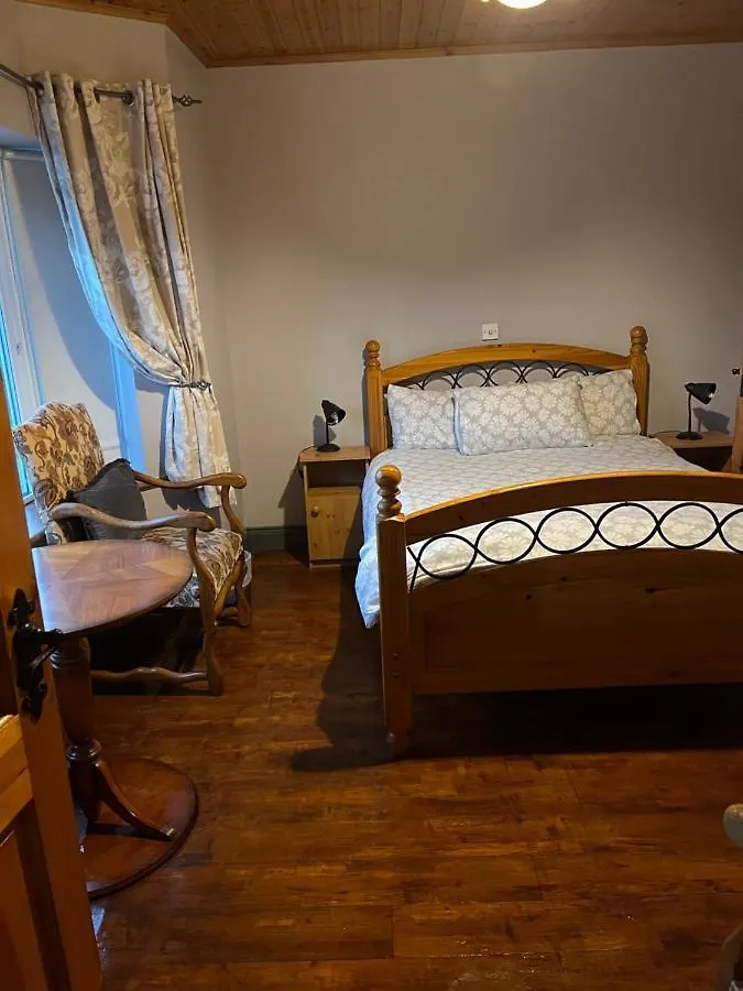 Doughlasha House V93Rx64 Fossa Guest house